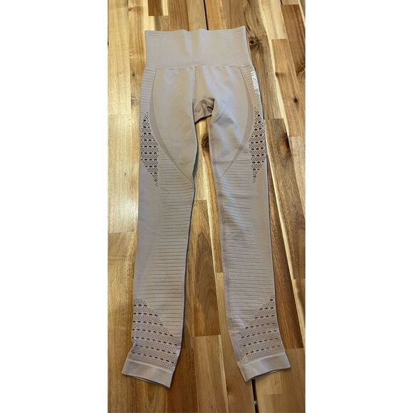 Gymshark Eyelet Energy Seamless Hi-Rise Crop Legging - Picture 1 of 4